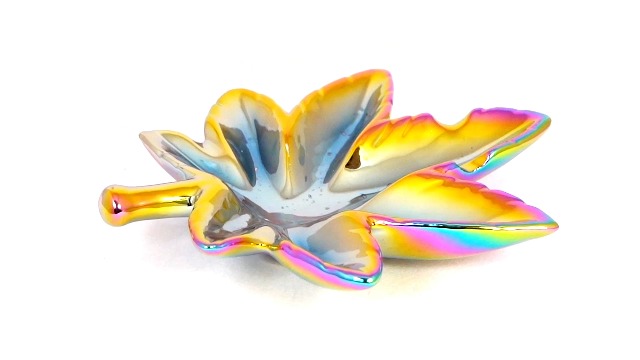 Amazon.com: Fantasy Gifts Hemp Leaf Rainbow Iridescent Ashtray