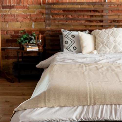 Arcturus Bighorn 100% Virgin Wool Blanket | Heirloom-Quality Wool Bedding for Home & Cabin | Warm, Thick & Durable (Twin Size, Ivory) by Arcturus - Used condition - Image 3