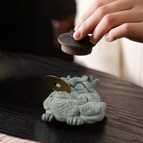 Figurine en grès vert pour décorer une table basse ou un aquarium