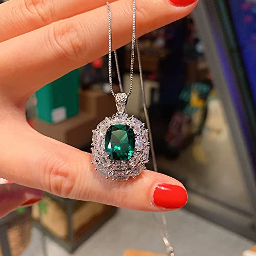 Collier pendentif rubis et pierres précieuses au design haute joaillerie