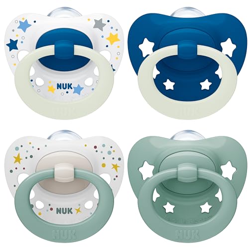 NUK Signature Day & Night Babyfopspeen | 0-6 maanden | Kalmeert 95% van de baby's | BPA-vrije siliconen fopspeen in hartvorm | Gloeit in het donker | Sterren | Set van 4