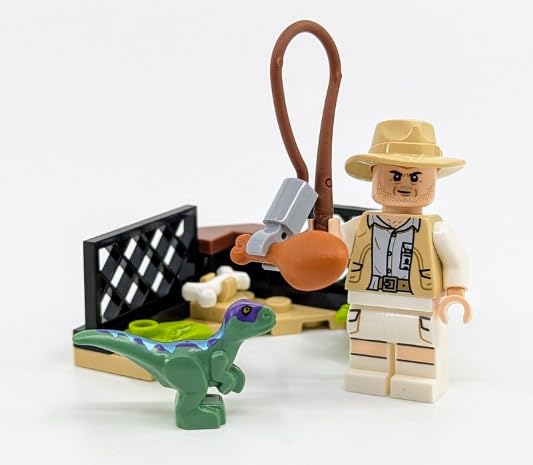 LEGO Jurassic World Robert Muldoon Minifigure with Raptor Training