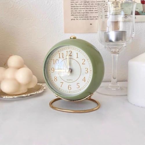 Reloj analógico retro con luz nocturna y funcionamiento sencillo a pilas 7