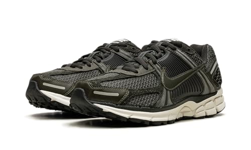 Image of Nike Women's Zoom Vomero 5 Running Shoes