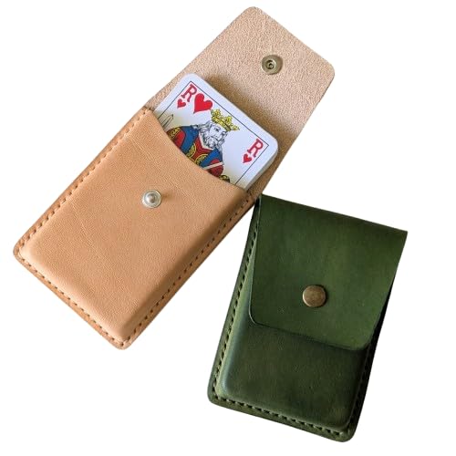 tahora Étui en cuir pour jeu de 32 cartes – Fait main – Cuir de vachette à tannage végétal – Couture point sellier – Fermeture bouton pression – Étui artisanal belote