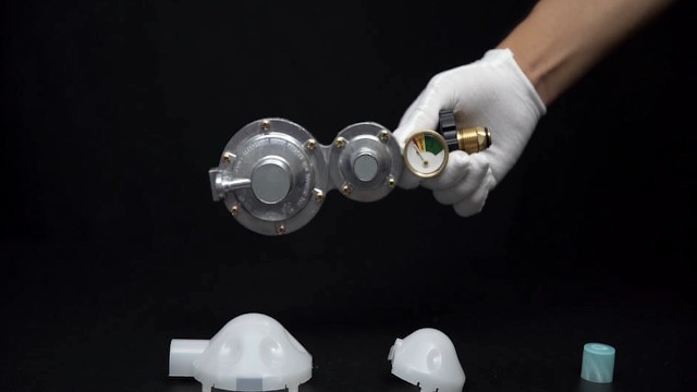 Feikeer Vertical 2 Stage Propane Regulator with POL and Gauge, Two Stage Propane Regulator Standard 3/8 Female NPT Connection, Double Stage Regulator for 20-100lb Tank，Gas Grill, RV, Propane Heater