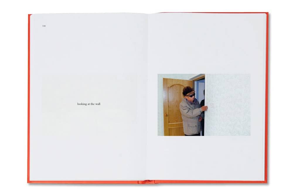 Amazon.com: Kim Jong Il Looking at Things: 9782365680615