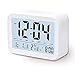 Produktbild Digitaler Wecker, Arespark LCD Digitaler Reisewecker Tischuhr Digitaluhr mit Datum, Temperatur, Snooze, Nachtlicht Funktion, 4,2 Zoll