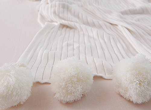 Amazon｜Zhiyuan ポンポンタッセル付きニット軽量ソファブランケット