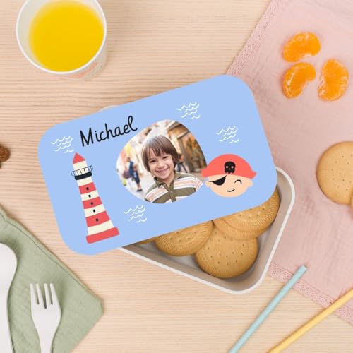 Wanapix | Fiambrera Infantil Personalizada | Caja Merienda con Nombre y Foto | Colegio/Guardería | Fiambrera para Niños | Con Cubiertos | Sin BPA | 1 Litro | Piratas