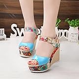 Detalles: texturas atractivas y decoraciones cortadas con láser dan a estas sandalias de cuña para mujer un toque de estilo.