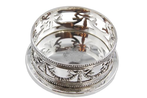 Utilizzando metodi artigianali e scegliendo accuratamente i materiali utilizzati la Royal Family è conosciuta nel mondo per produrre i prodotti nella qualità piu' alta di Silver Plated