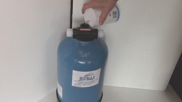 Ablandador de agua portátil Mobile Soft Water 6,400 granos miniatura 7