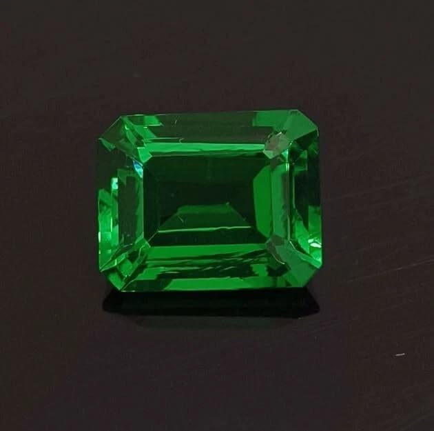 Natural Tsavorite Garnet 9.20 Carat – Emerald Shape Certified Green Gemstone for Jewelry