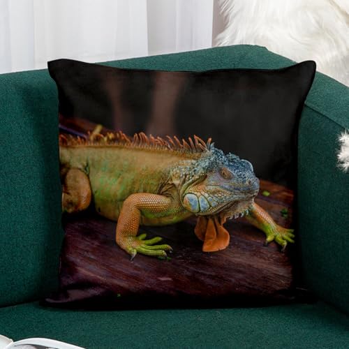 Coussin similicuir blanc lavable décor iguane vert pour salon moderne