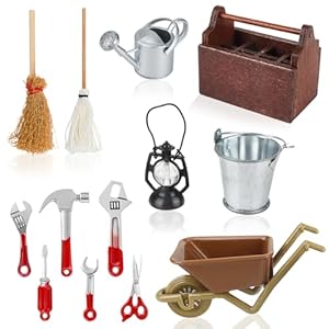 Wichtel Zubehör Gartengeräte Set, 12 Stück Miniatur Gartenmöbel, Mini Holz Werkzeugkiste mit Werkzeug, Puppenhaus Zubehör Garten Deko Set mit Gießkanne, Besenm, Laterne, Eimer