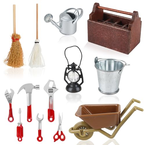 Wichtel Zubehör Gartengeräte Set, 12 Stück Miniatur Gartenmöbel, Mini Holz Werkzeugkiste mit Werkzeug, Puppenhaus Zubehör Garten Deko Set mit Gießkanne, Besenm, Laterne, Eimer