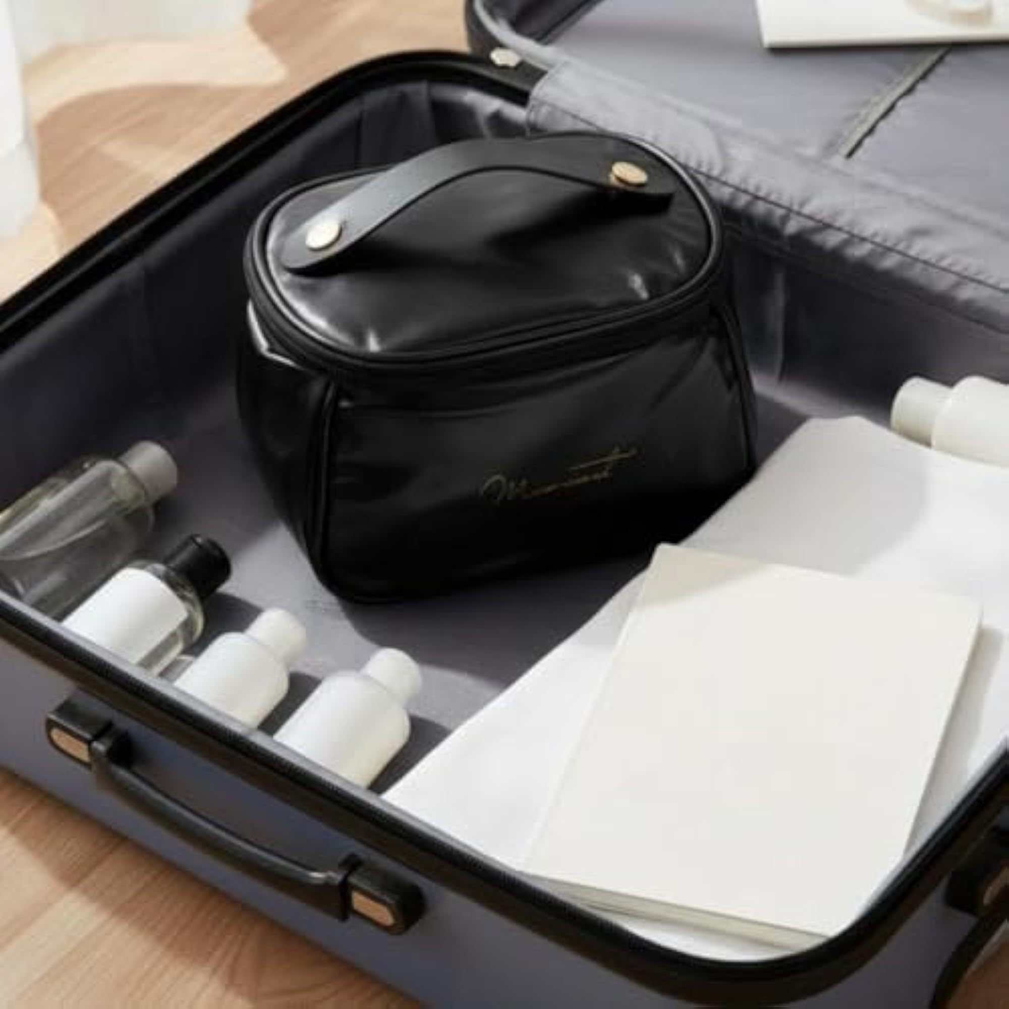 Large Capacity Travel Makeup Bag, Handheld Waterproof