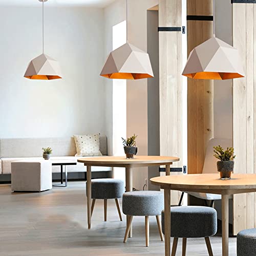 Lustre noir design suspendu au-dessus d'une table à manger de restaurant - 3