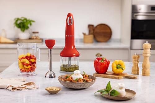SMEG Hand Blender & Food Processor Bundle – HBF03 with HBFP11 Attachment – Retro Style, 350W Motor, Variable Speed, Tritan™ Renew Bowl, 5-in-1 Functionality, Red