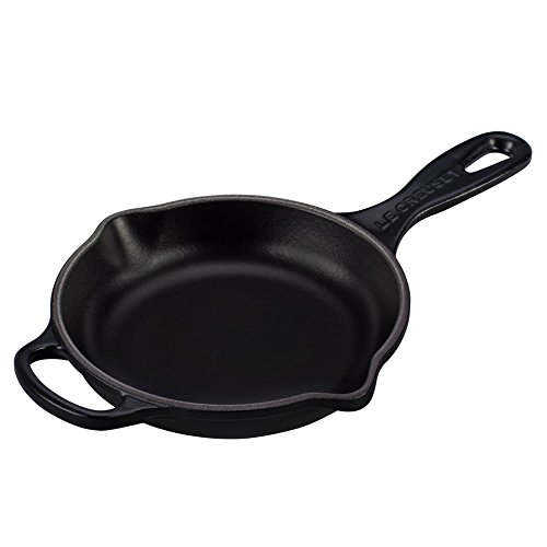 LE CREUSET Signature Gusseisen Brat- und Servierpfanne, Rund, Ø 16 cm, Für alle Herdarten inkl. Induktion geeignet, 1,15 kg, Schwarz matt, 20182160000422