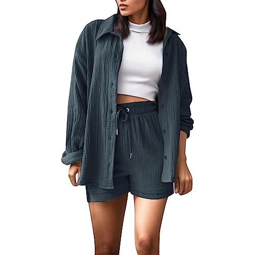 Chemise sans manches et shorty à cordon pour femme : tenue idéale du bureau à la maison