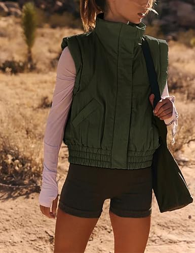 Cropped Puffer Vest for Women Winter Button Down Sleeveless Light Jacket Stand Collar Gilet with Pockets2
