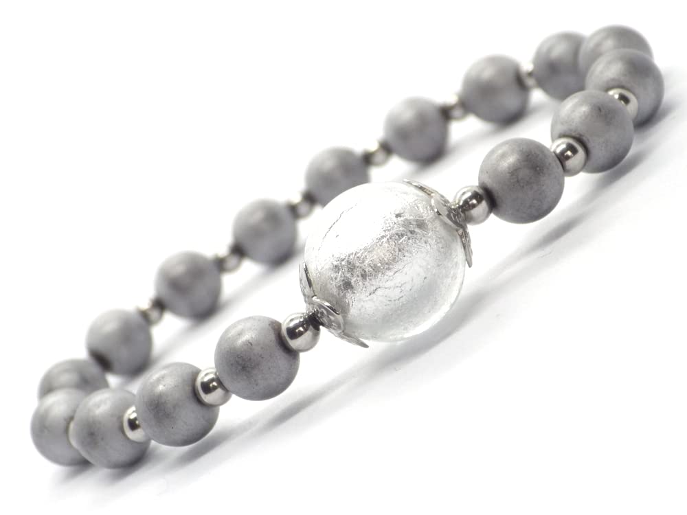 Conjunto de joyería pendientes, collar y pulsera en acero inoxidable, hematites y cuentas de cristal de Murano blanco
