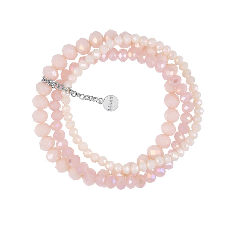 Bracelet trois rangées de perles pour égayer une tenue sobre sans effort
