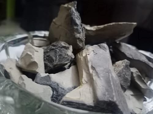 Argile indienne torréfiée contre le manque de texture terreuse et croustillante