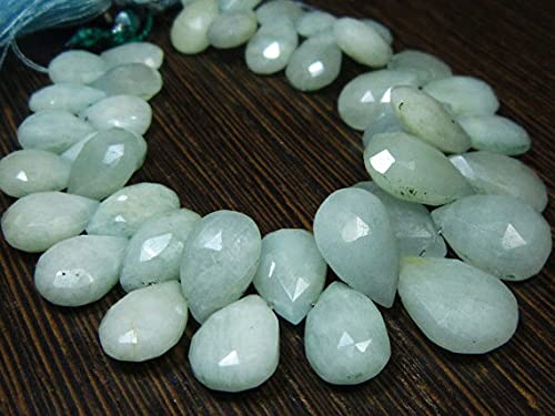Aigue-marine laiteuse en perles poires facettées LKBEADS pour création de bijoux de 190 carats