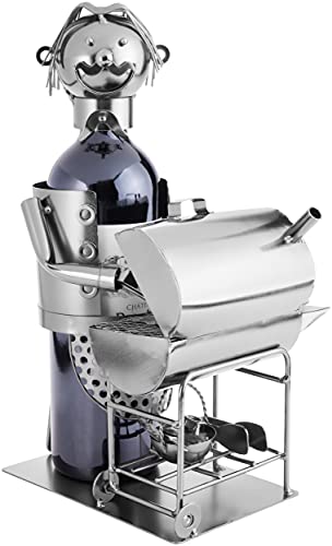 Foto von BRUBAKER Weinflaschenhalter Barbecue - Metall Skulptur BBQ Grillmeister - Silber Flaschenhalter - Geschenk zum Grillen Grillparty - Deko Flaschenständer Weingeschenk mit Geschenkkarte