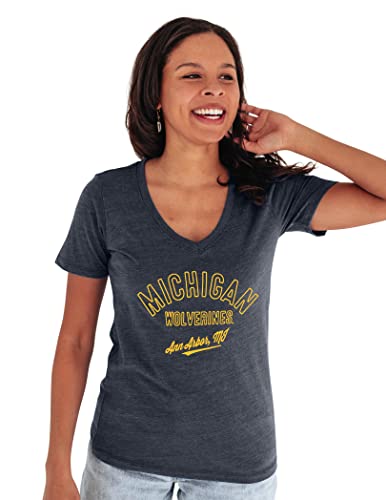 Camiseta tri-blend campus para tus días de universidad y paseos relajados de tarde