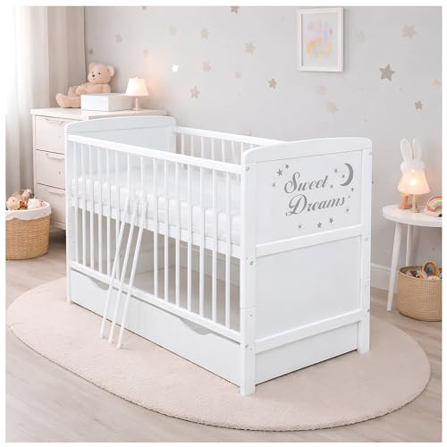 Baby Delux Babybett Kinderbett umbaubar zum Juniorbett weiß 140x70 Schublade Matratze mit Motiv Sweet Dreams (mit Komfortmatratze 140x70x9 cm)
