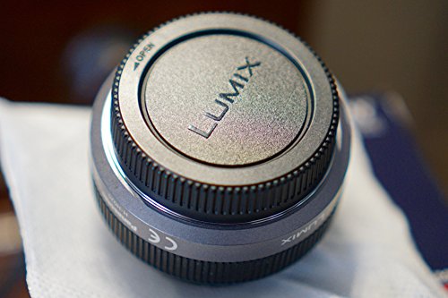 Panasonic Lumix G H-H020 Asph&auml;risches Pancake-Objektiv f&uuml;r austauschbare Digitale Spiegelreflexkameras, 20 mm f/1.7