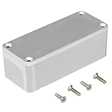 La caja fuerte está hecha de aluminio y es duradera.