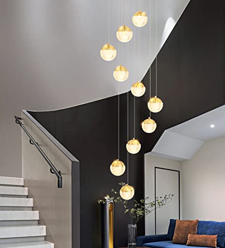 Suspension haut de plafond 8 boules pour combler le vide d'un escalier