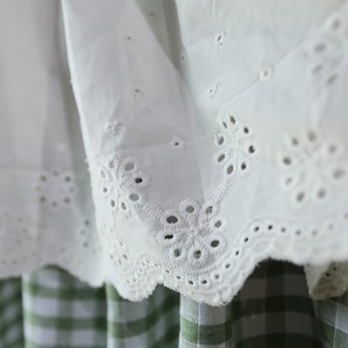 Cortinas cortas de lino que eliminan reflejos molestos en ventanas de cocinas 3