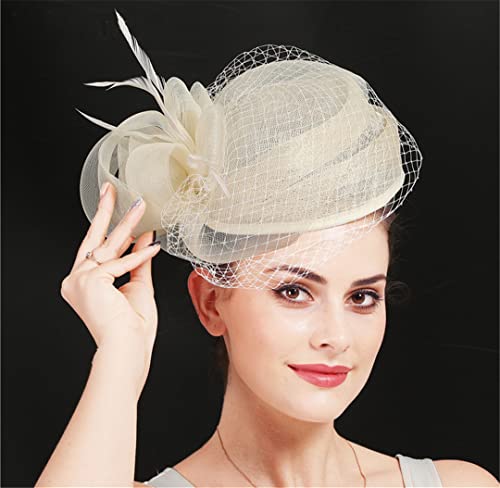 Fascinateur beige pour mariage et cocktail chic avec voile en plumes