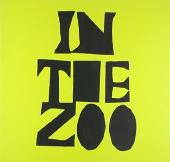 Paperback In the zoo Book