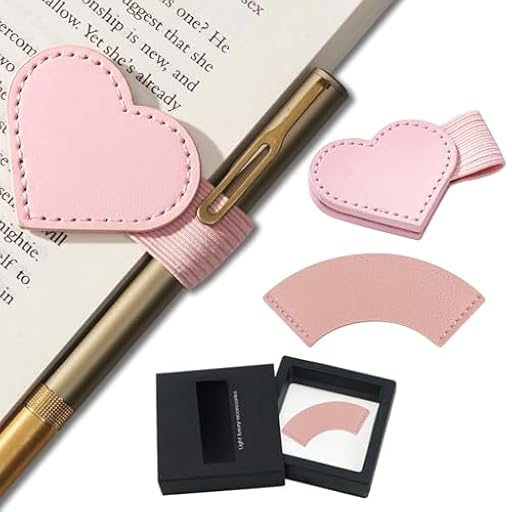 Set de 2 Marcapáginas de Cuero Corazón Rosa – Marcapaginas Magnetico con Anillo para Bolígrafo y Punto de Libro Clásico – Regalos Personalizados para Mujer y Lectores con Caja de Regalo Negra | Ya disponible en tu tienda friki favorita! En mundofriki.es!