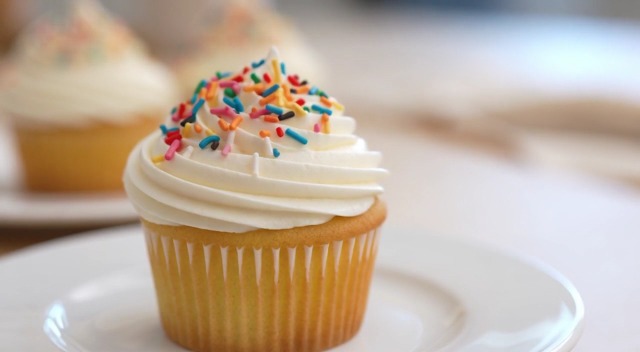 Dolce Flav Natural Cake Batter Extract – 2 Ounce Water-Soluble Kosher, Sugar-Free, Concentrated Birthday Cake Flavor for Frosting, Cupcakes & Ice Cream, Includes Measured Dropper