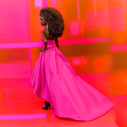 Barbie muñeca con vestido largo fucsia de tafetán miniatura 5
