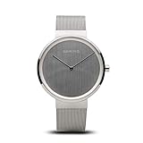 Die minimalistische Uhr wird durch ein flaches und sehr kratzfestes Saphirglas geschützt