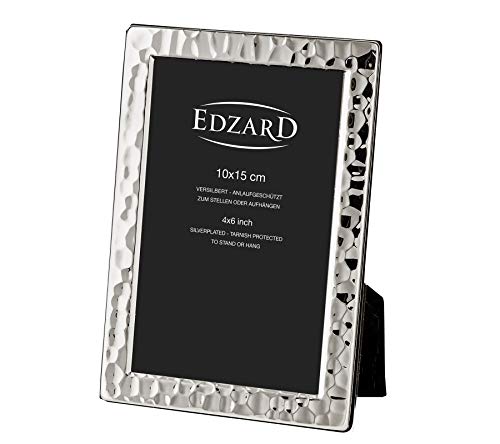 EDZARD Bilderrahmen Pavia für Foto 10 x 15 cm, edel versilbert, anlaufgeschützt, mit Samtrücken, inkl. 2 Aufhängern…