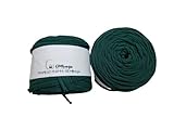 El trapillo pluma GEMbags es un material reciclado y tintado. Las bobinas son muy ligeras, pesan menos de 300 gramos y tienen alrededor de 85 metros. La composición es 100% poliester texturizado. Es ideal para bolsos y accesorios porque coge consistencia y es muy ligero.