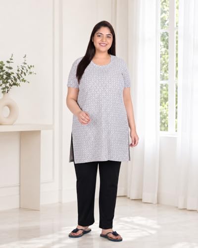 Image of In Love Women's All-Over Printed Cotton Plus Size Longline T-Shirt with Pockets