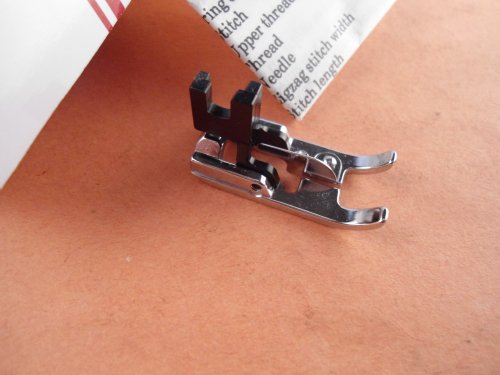 Janome New Home Fringe Foot Low Shank miniatura 3