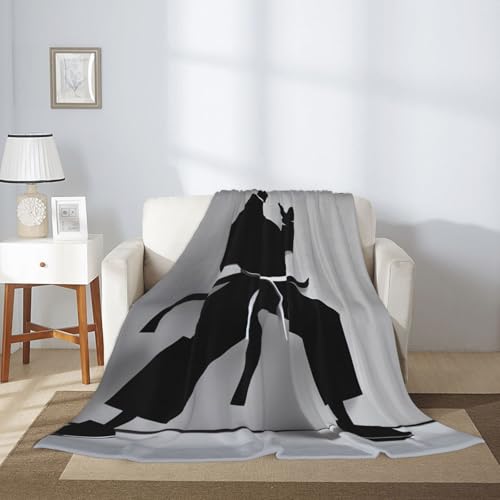 Manta de karate para sofá y cama en franela suave ideal para camping 8
