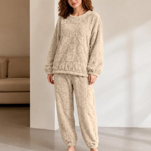 Piuwrlz Women's Heart Pattern Fleece Pajama Set - image 7